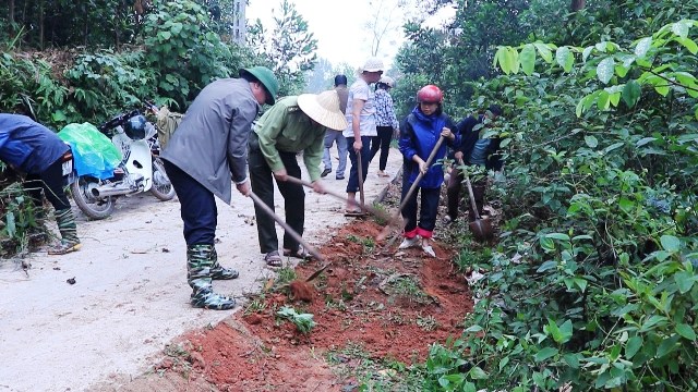 Quang Bình đẩy mạnh “Ngày thứ 7 vì nông thôn mới” tại thôn Lủ Hạ, xã Tân Bắc