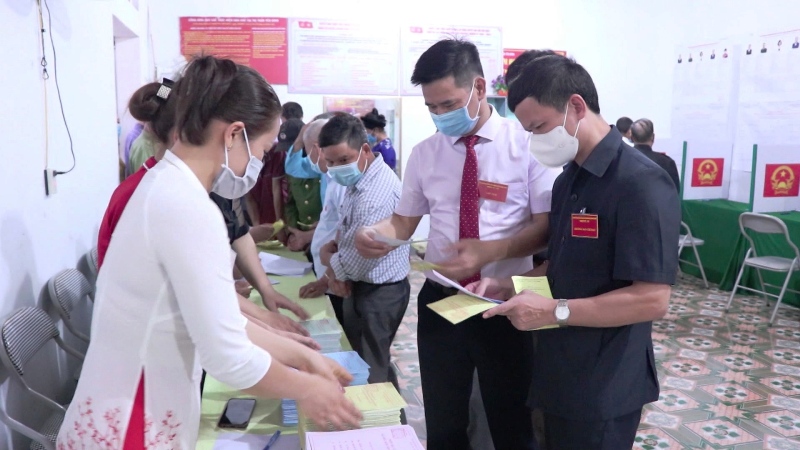 Quang Bình - Cuộc bầu cử thành công tốt đẹp, cử tri đi bầu đạt 99,99%