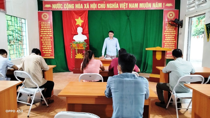 Phó Bí thư Thường trực Huyện ủy làm việc với Chi bộ thôn Sơn Nam, xã Hương sơn