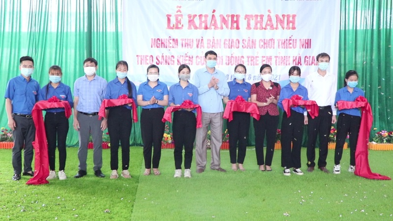 Lễ khánh thành và bàn giao sân chơi thiếu nhi theo sáng kiến của Hội đồng đội trẻ em tỉnh Hà Giang tại xã Tân Bắc